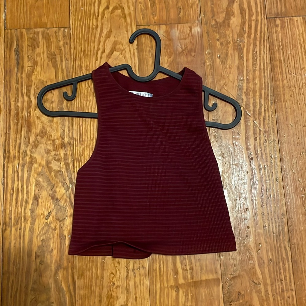 Maroon cropped exercise tank